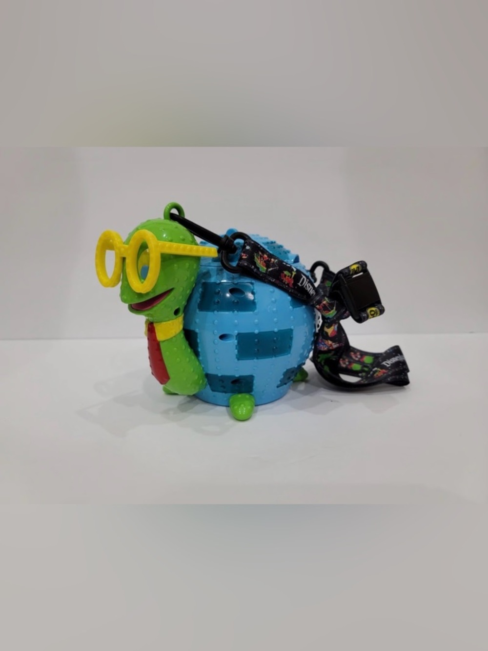 NIB-Disney Parks official Turtle 2022 
sippy cup carrying strap
never opened